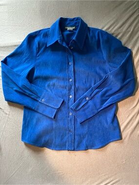 Harve Benard Women’s Royal Blue Button-Up Dress Shirt